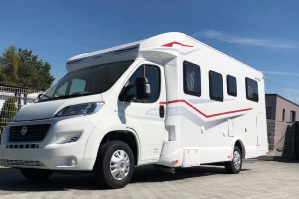 5 důvodů, proč vyrazit na vysněnou dovolenou obytným vozem